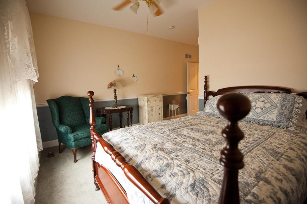 Victorian Veranda Country Inn Lawrence Phòng bức ảnh