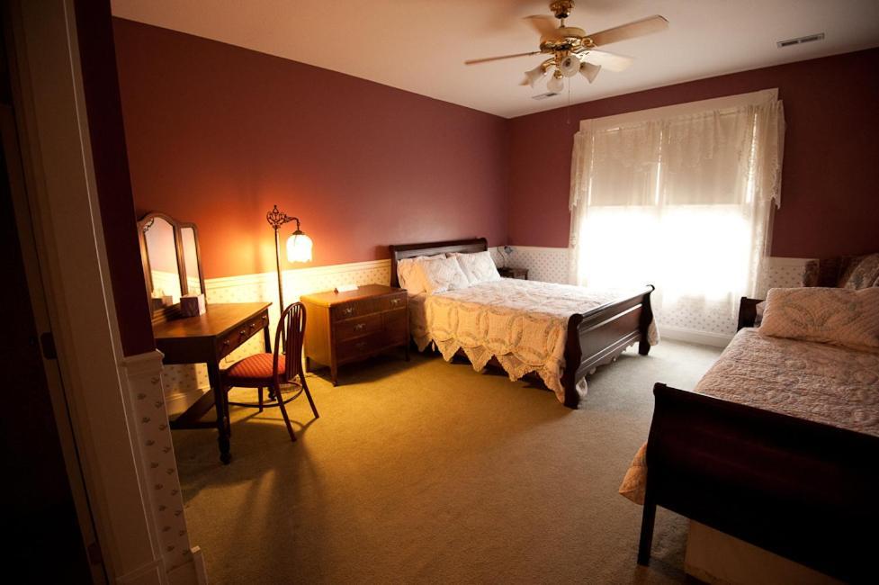 Victorian Veranda Country Inn Lawrence Phòng bức ảnh